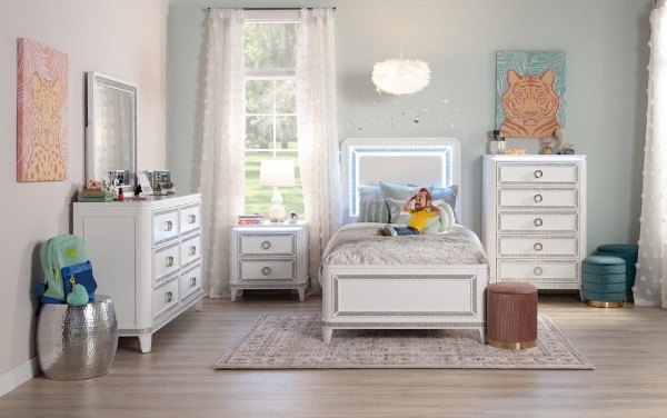 Picture of Stasha Nightstand